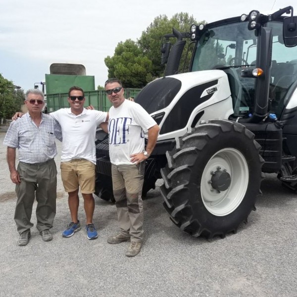 Entrega de Valtra N 114 EH5 en Mequinenza