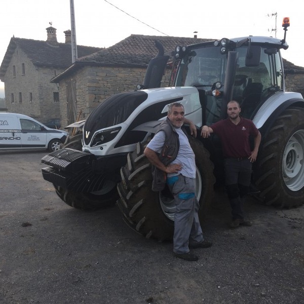 Entrega de Valtra T194 Versu en Arcusa (Huesca)