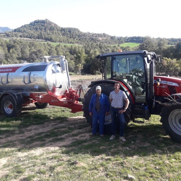 Entrega de maquinaria en Monroyo, provincia de Teruel