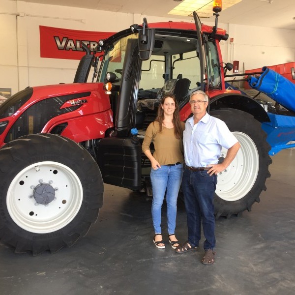 Entrega Tractor Valtra N 134 Direct Reversible en Ayerbe (Huesca)